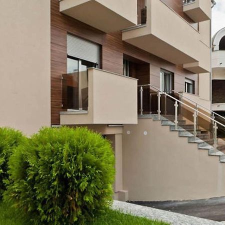Lazic Apartment Belgrado Buitenkant foto