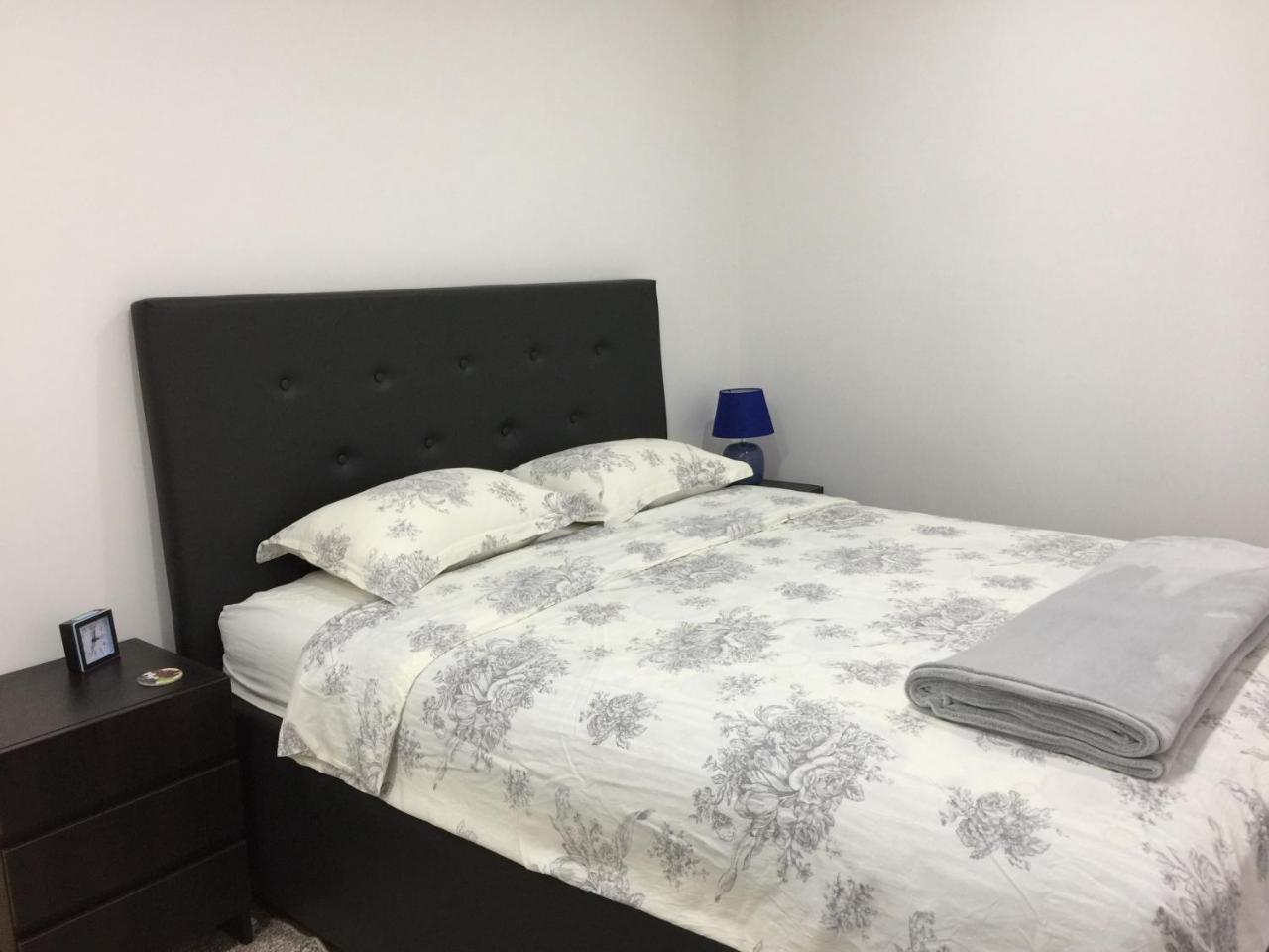 Lazic Apartment Belgrado Buitenkant foto