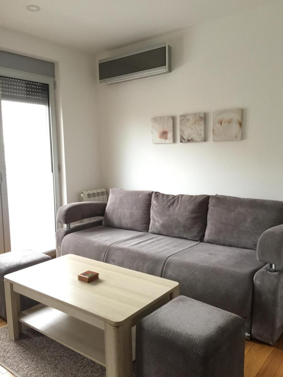 Lazic Apartment Belgrado Buitenkant foto