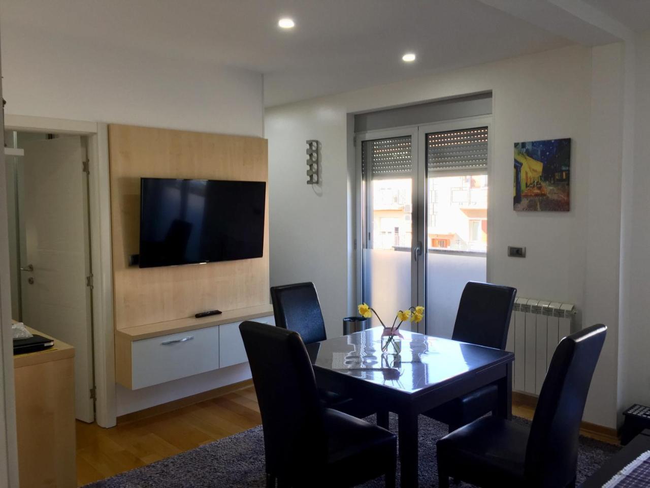 Lazic Apartment Belgrado Buitenkant foto